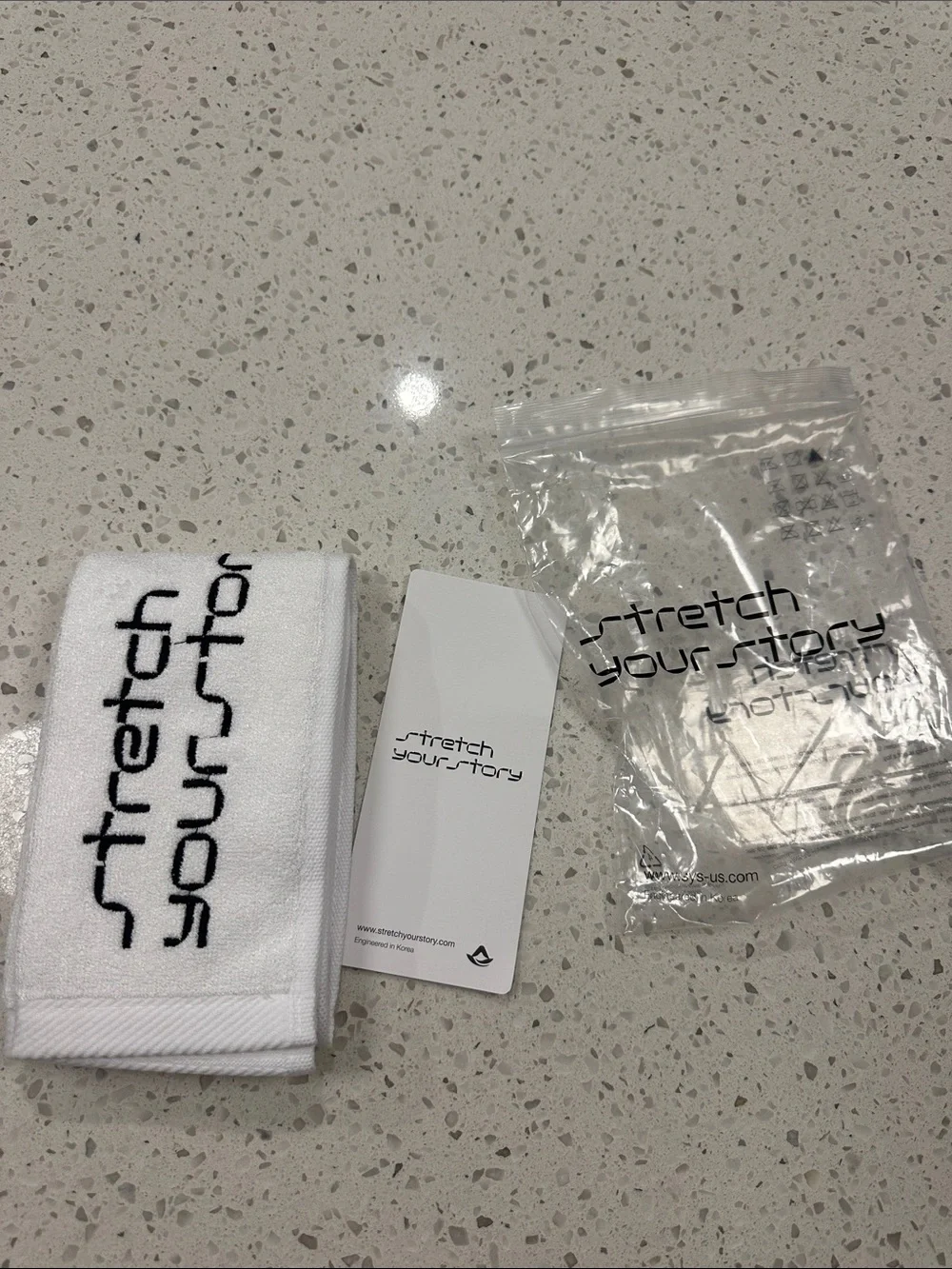Stretch Your Story performance towel NWT